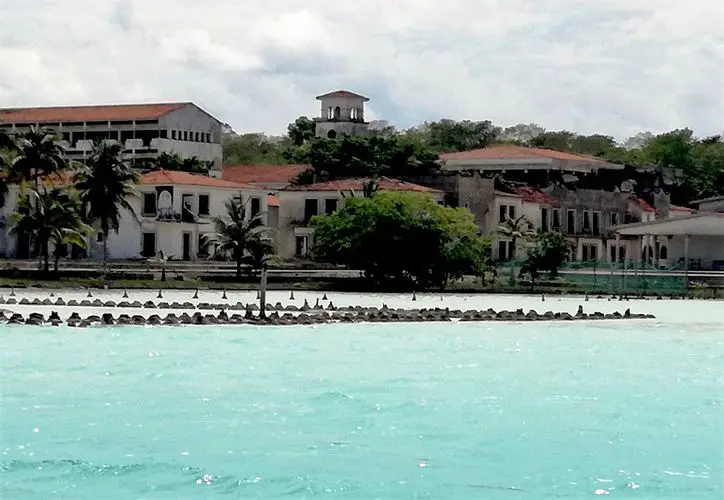Hotel Abandonado